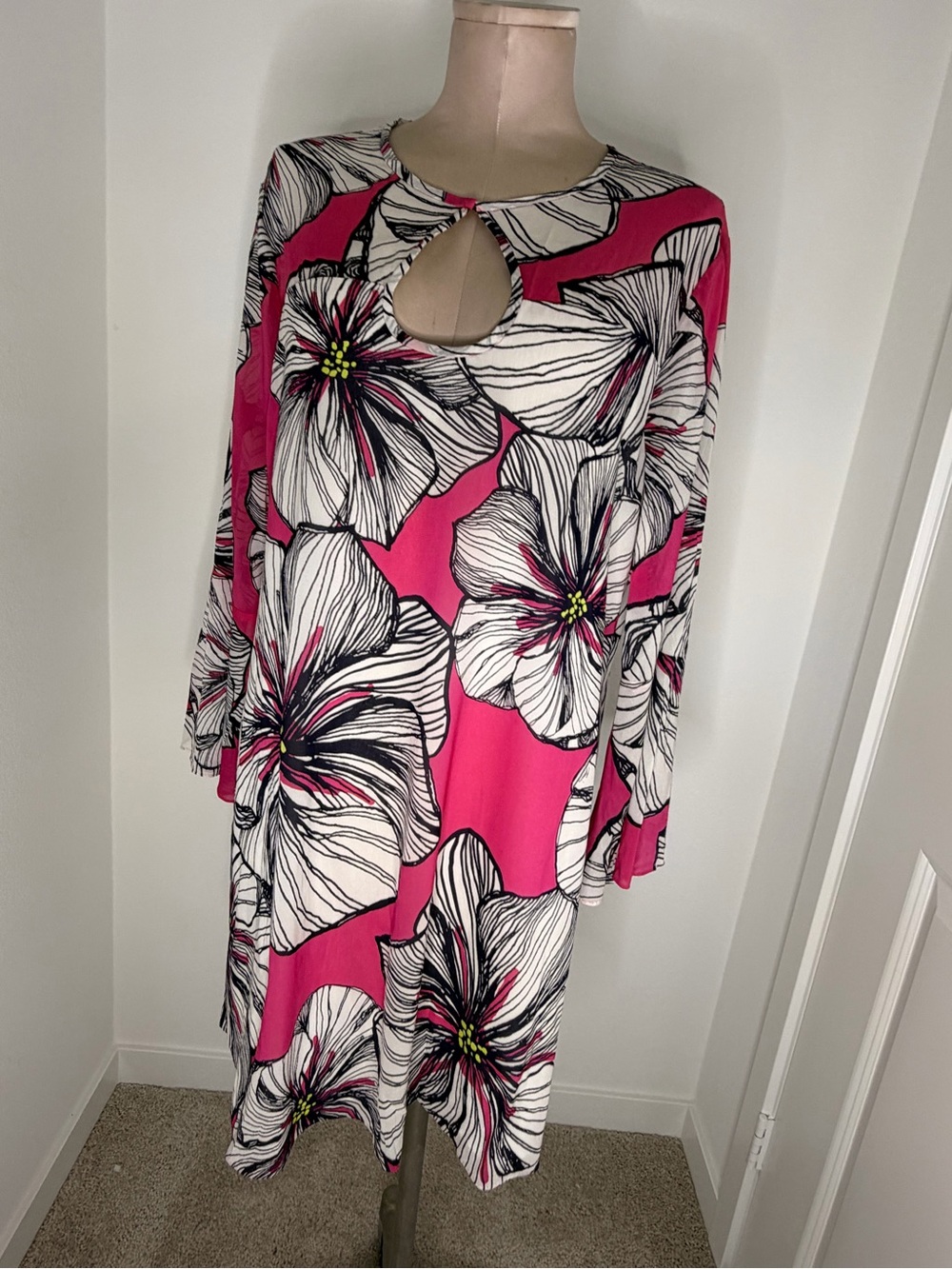 Trina Turk Pink Floral Print 98% Silk Blend Dress Sz 12 - Picture 10 of 12